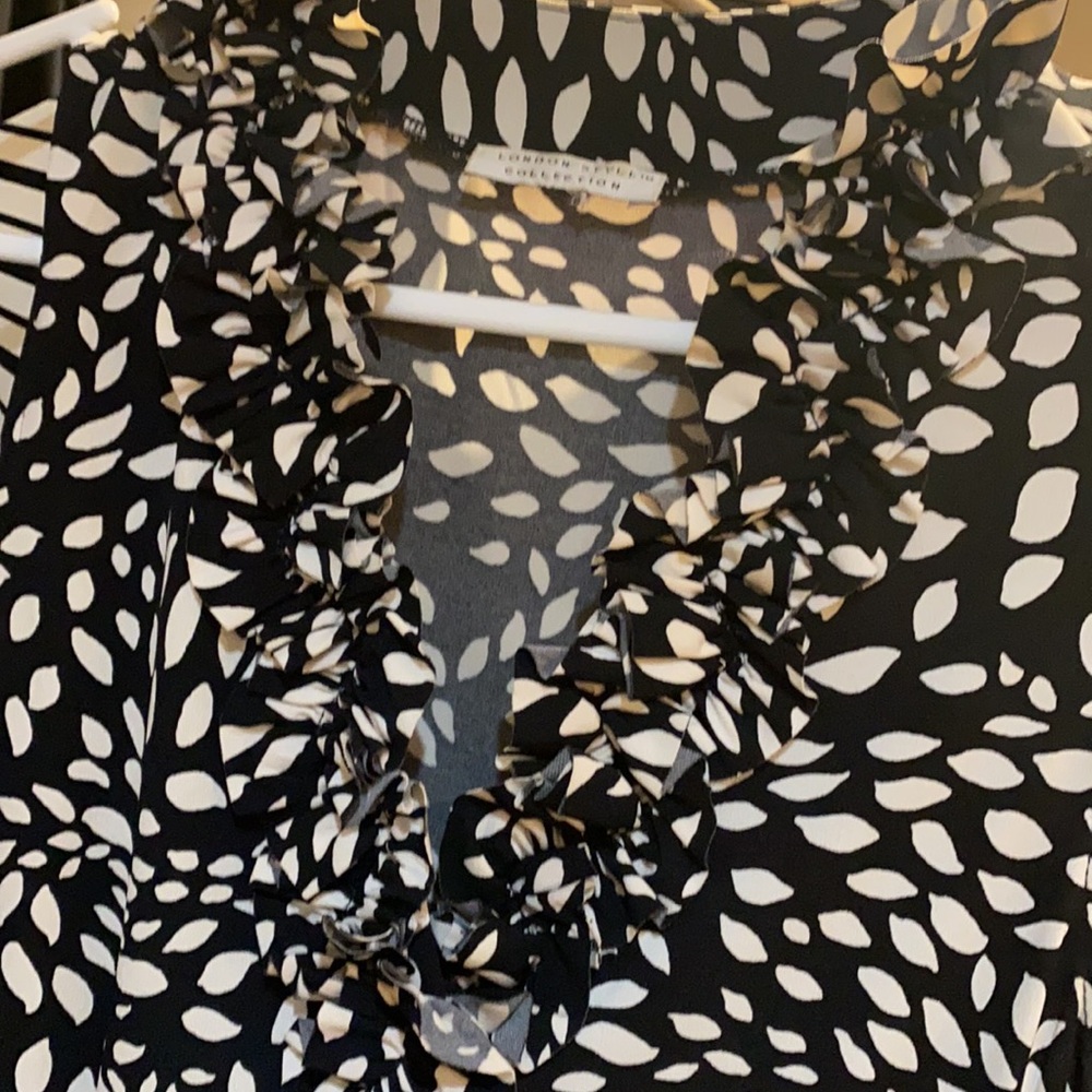 Ladies black, sleeveless printed dress - Picture 2 of 2